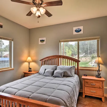 Stunning Home w/ Fire Pit, 11 Mi to Mt Yale!