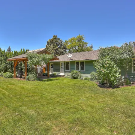 Living Color 2 Bedroom Home by Redawning