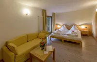Hotel Dolomiten Hotels in Prags