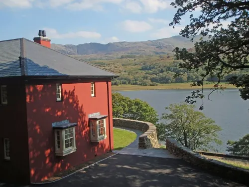 Dinas Noddfa - 5-Star