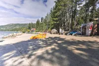 Cabin < 2 Mi to Tahoe Donner Downhill Ski Resort - Jacuzzi