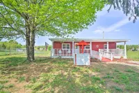 Landscape Views: Sweetwater Country Cottage! - 2-Star