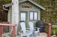 Cozy Schroeder Studio w/ Deck on Lake Superior - appartements de vacances