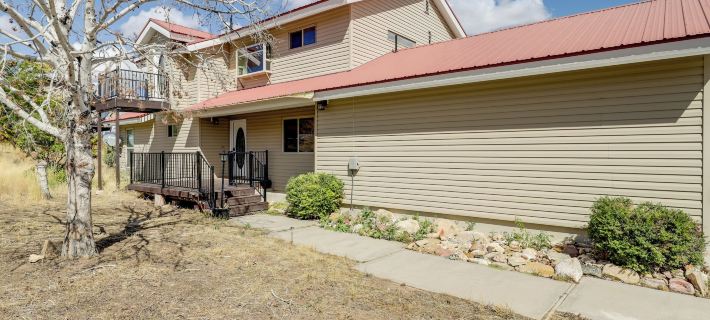 Family-Friendly Utah Home Deck, Mountain Views! Ξενοδοχεία στην πόλη Uintah County
