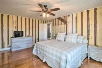 Hot Tub & Game Room: Schulenburg Retreat - Pet friendly