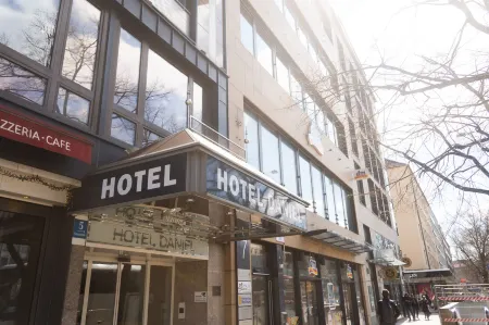 Hotel Daniel Отели рядом с достопримечательностью «Карлсплац»