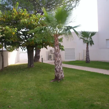 Beachside sea views, aircon, internet, modern, private parking