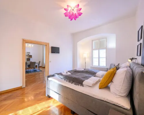 Spacious 2BR Stay for 6 Heart of Mödling Ξενοδοχεία στην πόλη Modling