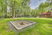 Long Pond Home w/ Hot Tub ~ 8 Mi to Kalahari! - Boutique