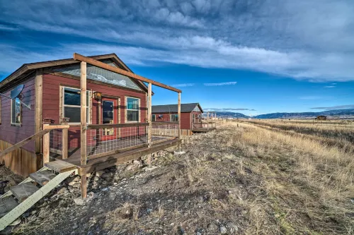 Romantic Gem w/ Mtn Views! Day Trip to Yellowstone - 3-Star