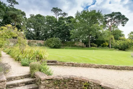 Guyers House Hotel and Restaurant Отели в г. Коршам