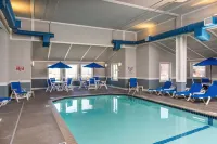 Park Point Marina Inn - Beach