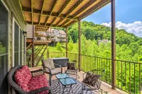 Center Hill Lake Rental: Steps to Hurricane Marina - 3-Star