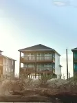Island Breeze - Sleeps 18 - Spacious 5-Bedroom Beach Front House