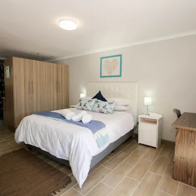 Farm View Guest House Các khách sạn gần Trung tâm mua sắm Hemingways Mall