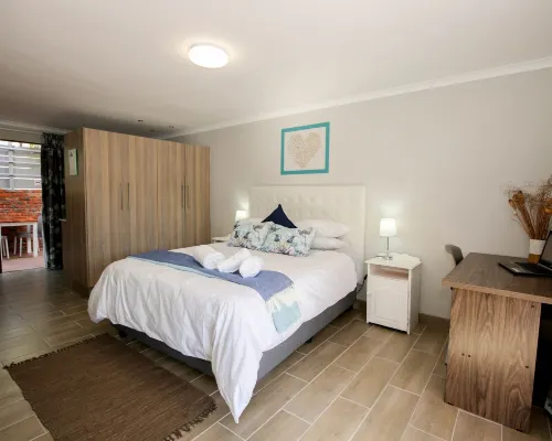 Farm View Guest House Hotels in East london