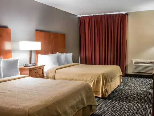 Quality Inn & Suites Banquet Center Hotels in Livonia