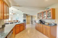 Home Near El Conquistador Golf: Hot Tub + Mtn View