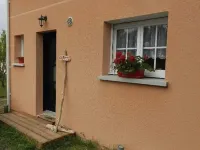 Quiet house near the lake