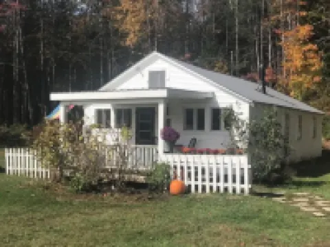 Vermont Country Cottage (Near Village) 倫敦德里酒店