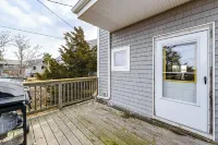 Marshfield Home w/ 4 Decks & Private Beach Access! - Wifi