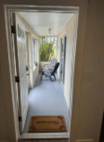 2bed 2 bath sleeps 6. Walk to the water, less than a mile to Anna Maria Island