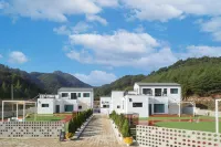 Wanju Elfin Kids Pool Villa Hotels in Wanju-gun