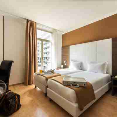 Ambassador-Monaco Rooms