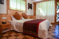 Shree Ganga Cottages Restaurant and Bar Hotels in Bandrol