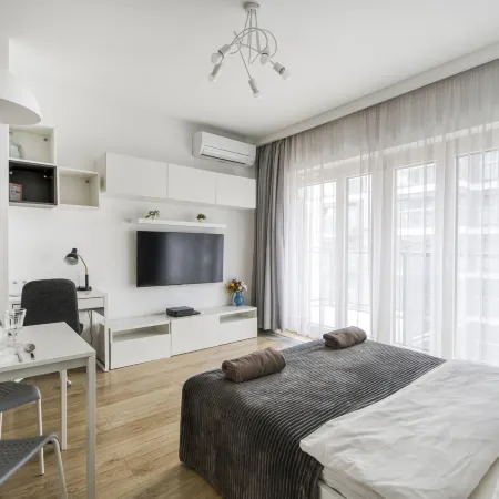 Warsaw Night Apartments MennicaResidence Отели рядом с достопримечательностью «Беляны»