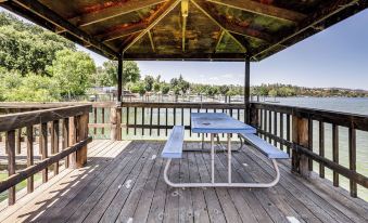Boat Ramp and Dock Waterfront Home on Clear Lake
