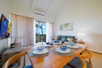 Top Floor, 360 deg Ocean View, Totally Remodeled, 2-bed 2 bath with split AC