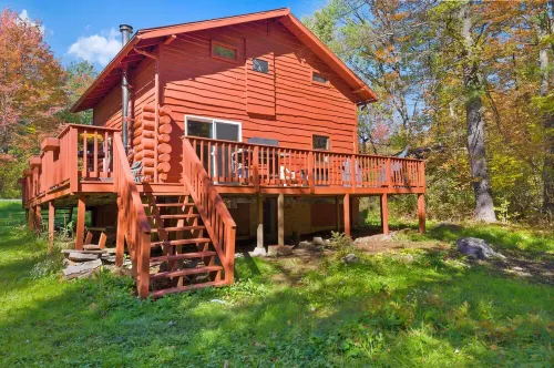 Picturesque Cabin ,Arcade, Fireplace