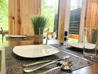 Scandanavian Cabin-Hot Tub-EV Charger-Fire Pit-Close to All RRG Action