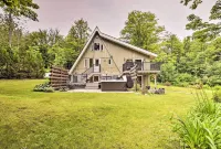 Inviting A-Frame Cabin w/ Saltwater Hot Tub! - Wifi