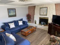 Cozy 2 Bedroom 1 Bath Lake Front Cottage Hotels in Cleora