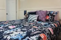 Private Cozy Alaskan Hideaway- 5 mins from lakes