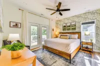 Waterfront Lake Hickory Retreat w/ Private Dock! - Homestays