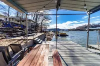 Little Bearcat Bungalow Stay on Ozark Waterfront - parcheggio