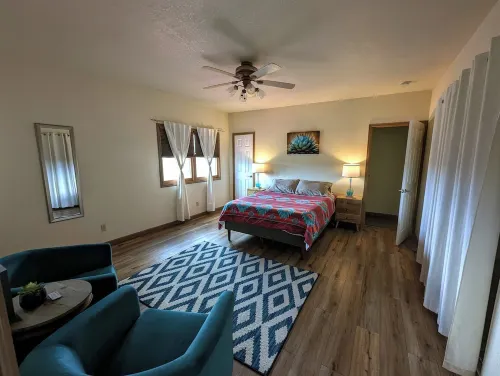 Inviting & Spacious~ Balcony~Propane Fire Pit~BBQ