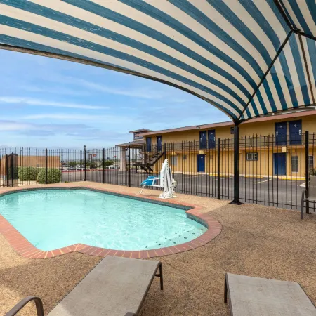 Travelodge by Wyndham New Braunfels