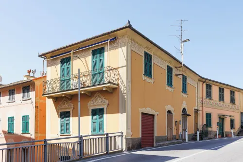 Newly Renovated Ocean View Flat