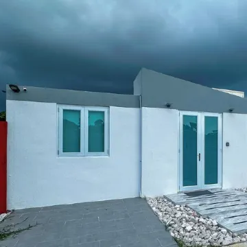 New Boutique House with Pool near the Beach