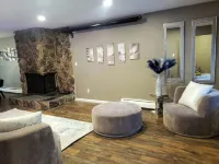 Caribou Flat: Fire & Ice. Theater, Firepit & Yard!