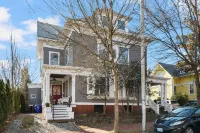 6Br w/ Parking Steps to Brown in College Hill