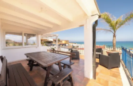 Amazing 100sqm Apartment 200m from the sea 6 people "GmC"