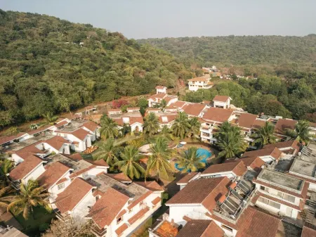 Charming 1-bedroom apartment in delightful Arpora with WiFi, AC, fitness room