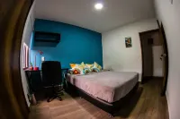 Carlito′s Way Food & lodging