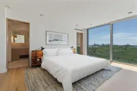 Oceanfront Retreat / Stunning Views, Pool & Luxury