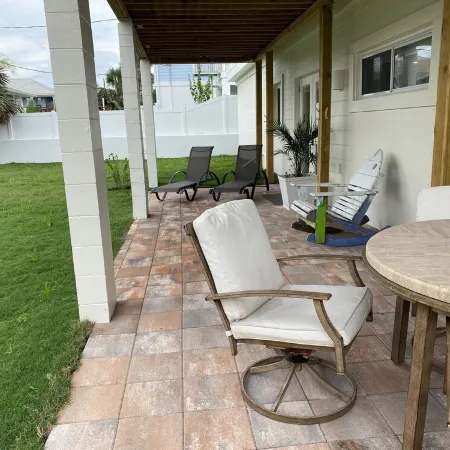 Seaside King Suite, a minute from the ocean